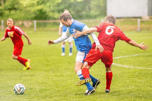 サッカーにおけるゲーゲンプレスとは? クロップでもおなじみの戦術の